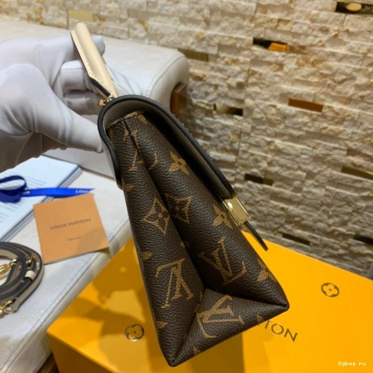 VUITTON LOCKY LOUIS BB 0813